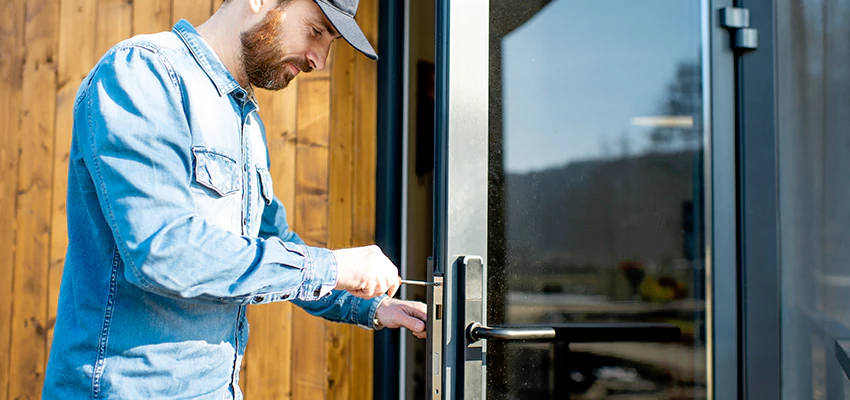 Frameless Glass Storefront Door Locks Replacement in Yonkers, NY