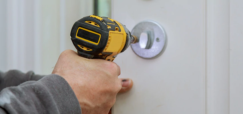 Street Locksmith For Smart Lock Repair in Yonkers, NY